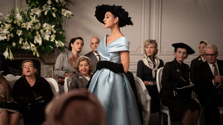 LA SRA. HARRIS VA A PARÍS